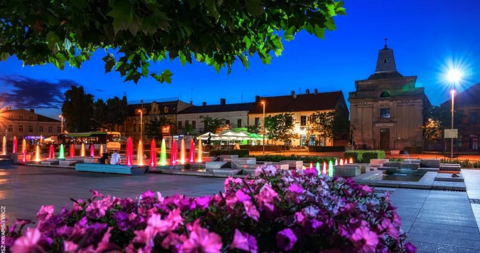 Łódź. TOP 16 atrakcji Spały i okolic. Spływ Pilicą, Niebieskie Źródła, zamek w Inowłodzu