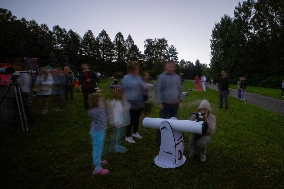 Zorza i spadające Perseidy nad Łodzią