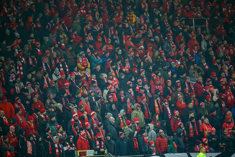 Łódź. Kibice na meczu Widzewa Łódź z Koroną Kielce