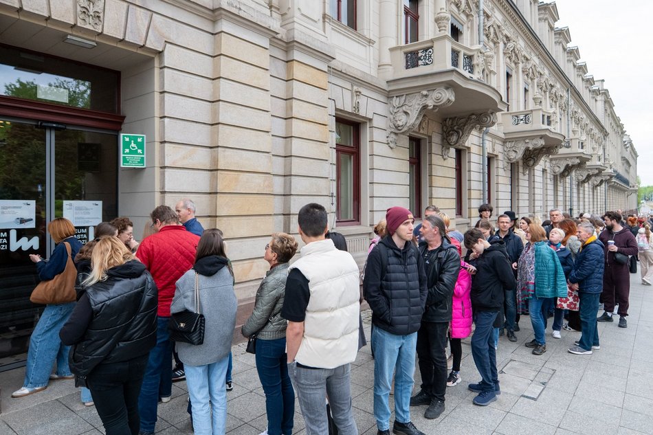 Noc Muzeów Łódź 2026. Znajdź siebie w kolejce do muzeum!