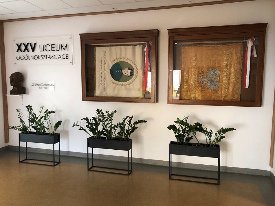 Łódź. XXV LO im. Stefana Żeromskiego w Łodzi (ul. Podhalańska 2A)