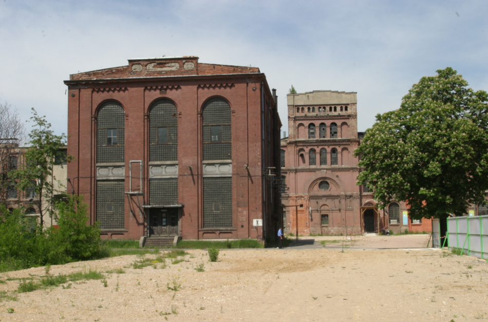 Łódź. Manufaktura na początku XXI wieku. Te zdjęcia zachwycą fanów urbexu i... każdego Łodzianina!