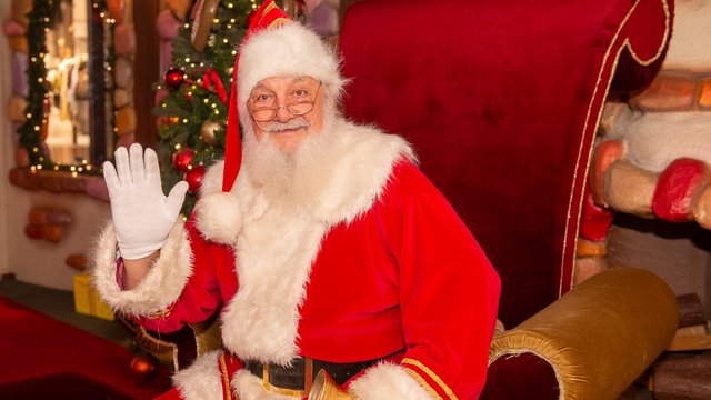 Mikołaj w Łodzi do wynajęcia nie tylko na Wigilię. Sprawdź ceny na urodziny, bankiety i eventy [CENNIK]