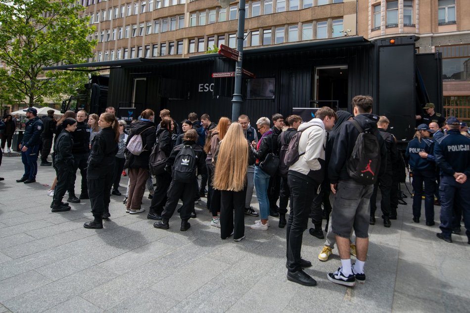 Escape Truck w pasażu Schillera ściągnął łodzian na piknik edukacyjno-informacyjny