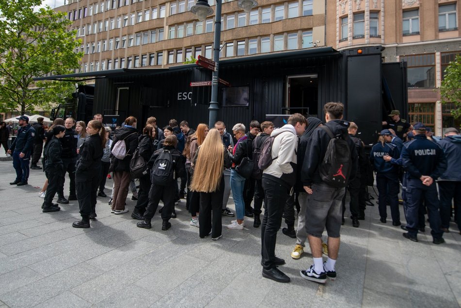 Escape Truck w pasażu Schillera ściągnął łodzian na piknik edukacyjno-informacyjny