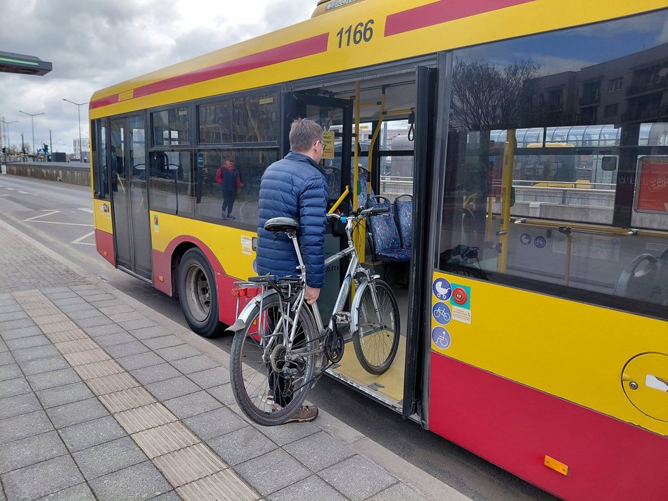 Łódź. Czy można przewozić rower w MPK Łódź? Sprawdź, jakie są zasady!