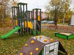 Nowy plac zabaw na Janowie gotowy. Powstał we współpracy z InPostem