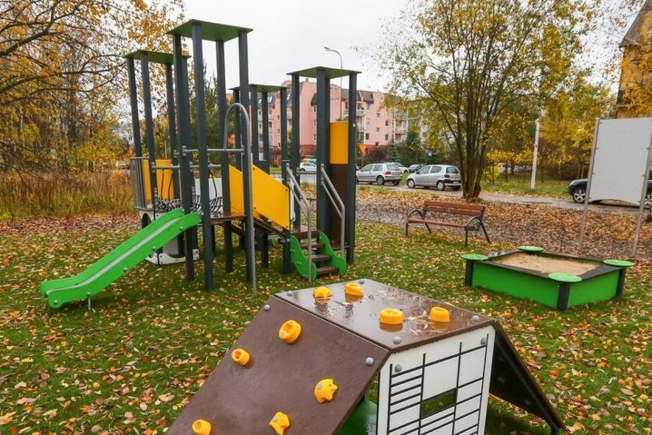 Nowy plac zabaw na Janowie gotowy. Powstał we współpracy z InPostem