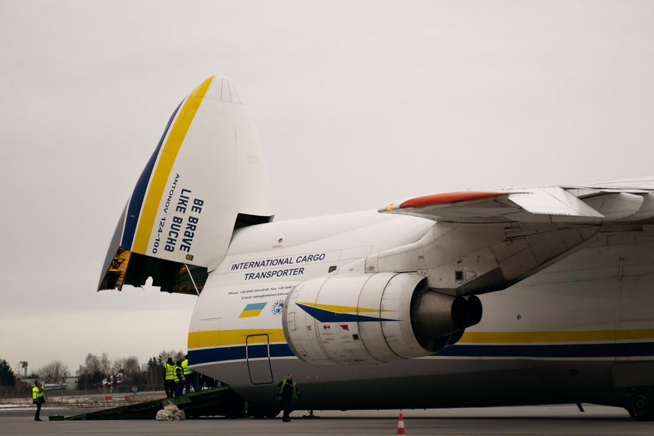 Największy samolot cargo na świecie wylądował na lotnisku w Łodzi