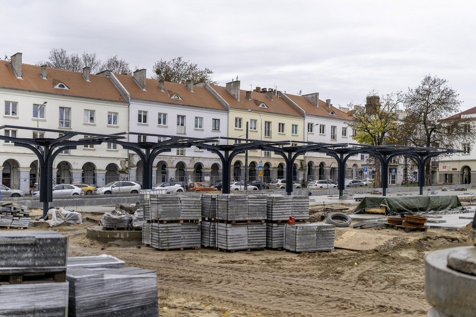 Stary Rynek - remont, zadaszone wiaty