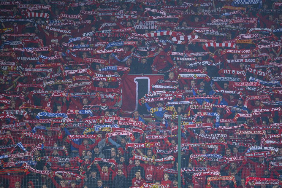 Kibice na meczu Widzewa Łódź z Górnikiem Zabrze