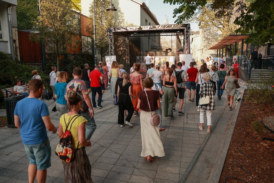 Łódź. Niedzielna potańcówka przy Piotrkowskiej. Taneczny wieczór łodzian