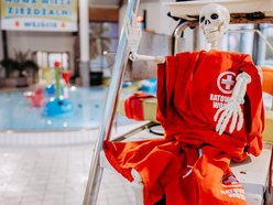 Łódź. Halloween w Aquaparku Fala. Upiorna muzyka, niespodzianki i pływający kościotrup!