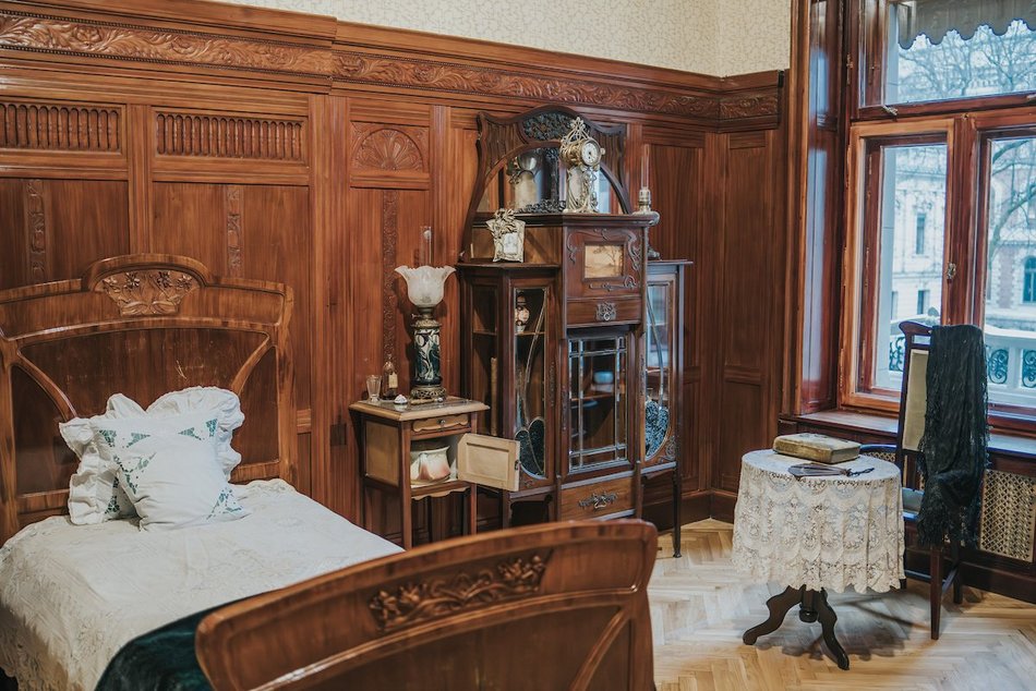 Łódź. Zabytkowa tapeta w Pałacu Rodziny Poznańskich