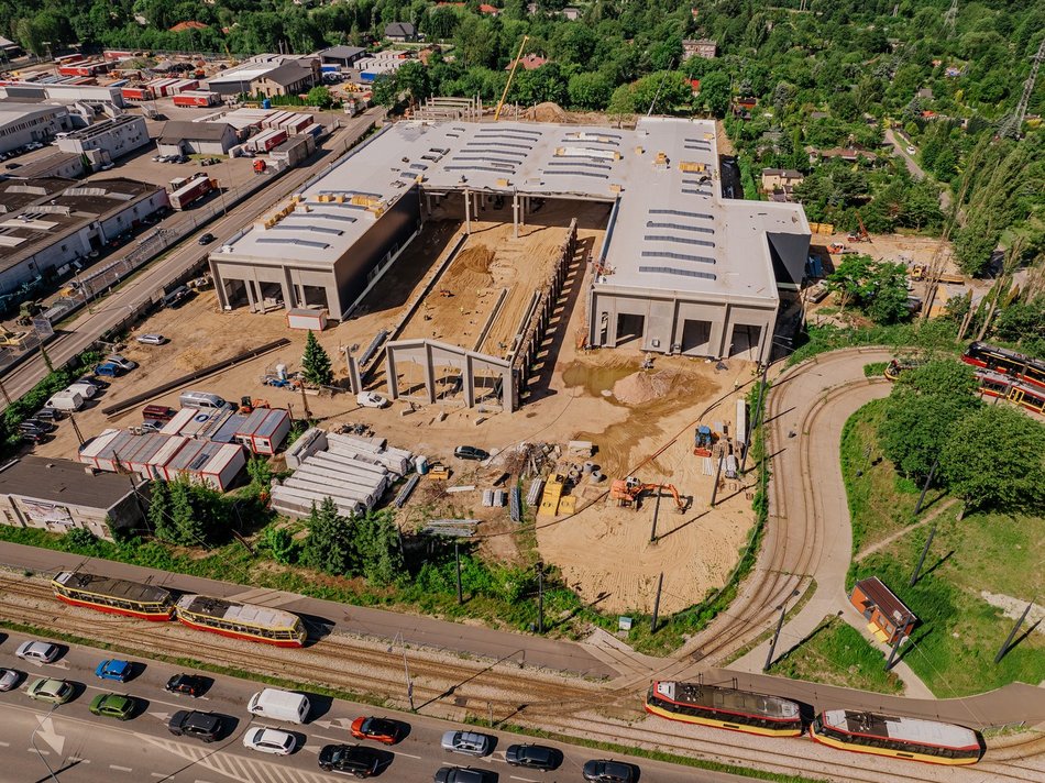 Zajezdnia Helenówek zmienia się w Zakład Techniki MPK Łódź. Prace są już na półmetku