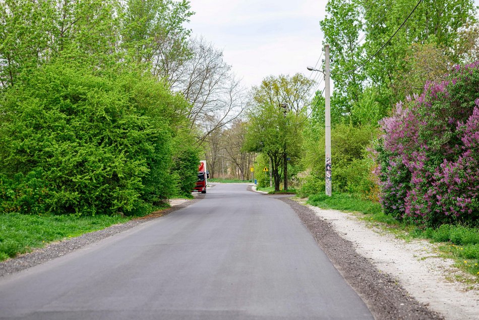 Łódź. Były gruntówki, jest asfalt! Drogi w Łodzi z nową nawierzchnią