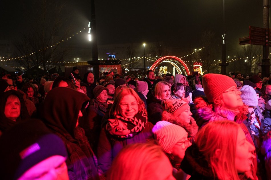 Tłumy na otwarciu Jarmarku Bożonarodzeniowego w Łodzi. Byłeś/aś? Znajdź się na zdjęciach!