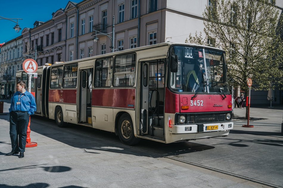 Łódź. Łódzkie Linie Turystyczne przyciągają tłumy. Kultowe pojazdy MPK Łódź znów hitem podróżnych!