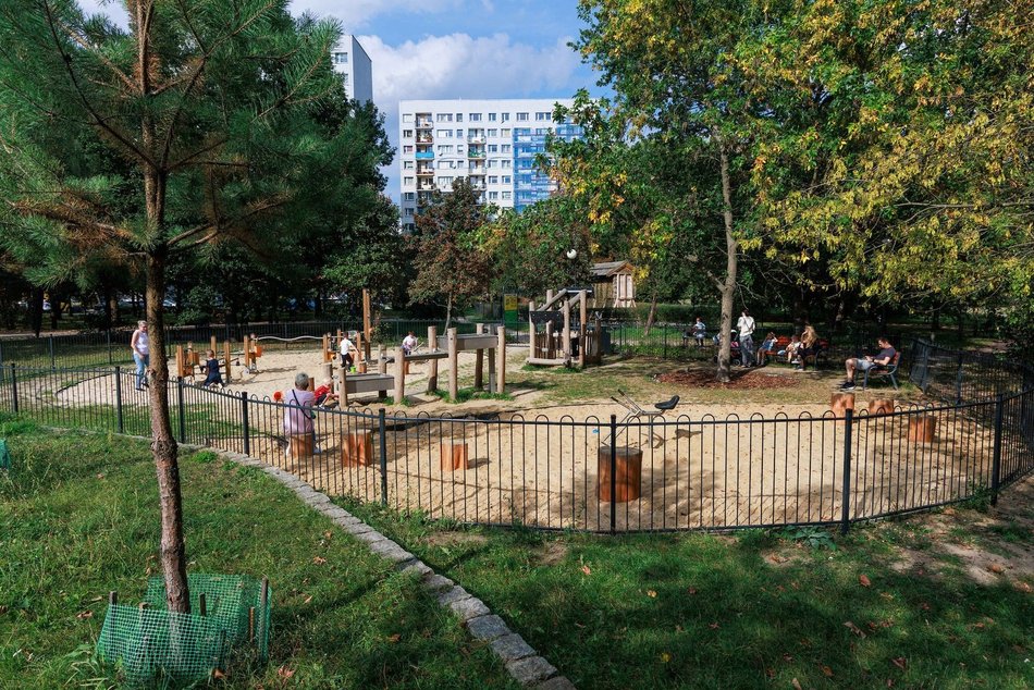 Łódź. Piaskowo-wodny park zabaw na Widzewskiej Górce