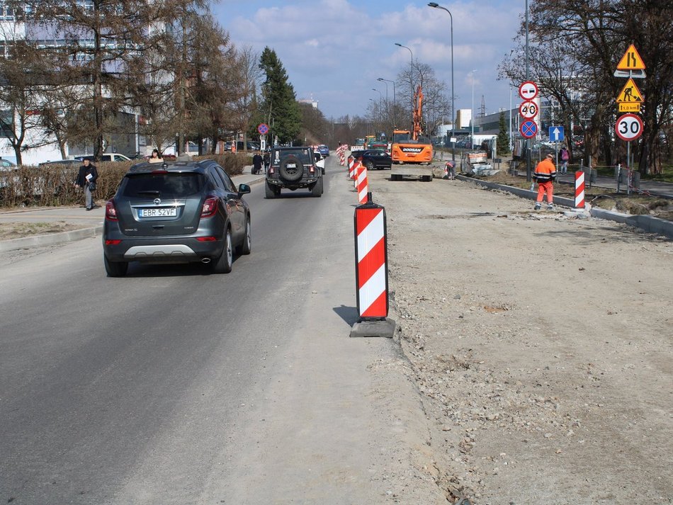 Łódź. Remont ul. Szparagowej i ul. Wersalskiej w Łodzi