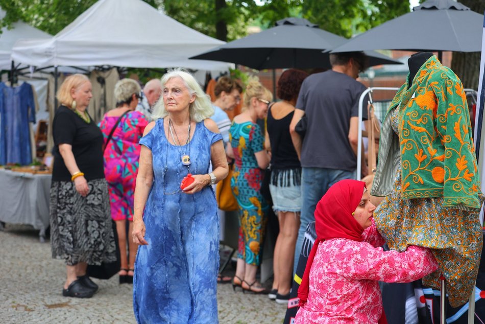 Łódź. Targi Sztuki i Designu na Księżym Młynie w Łodzi