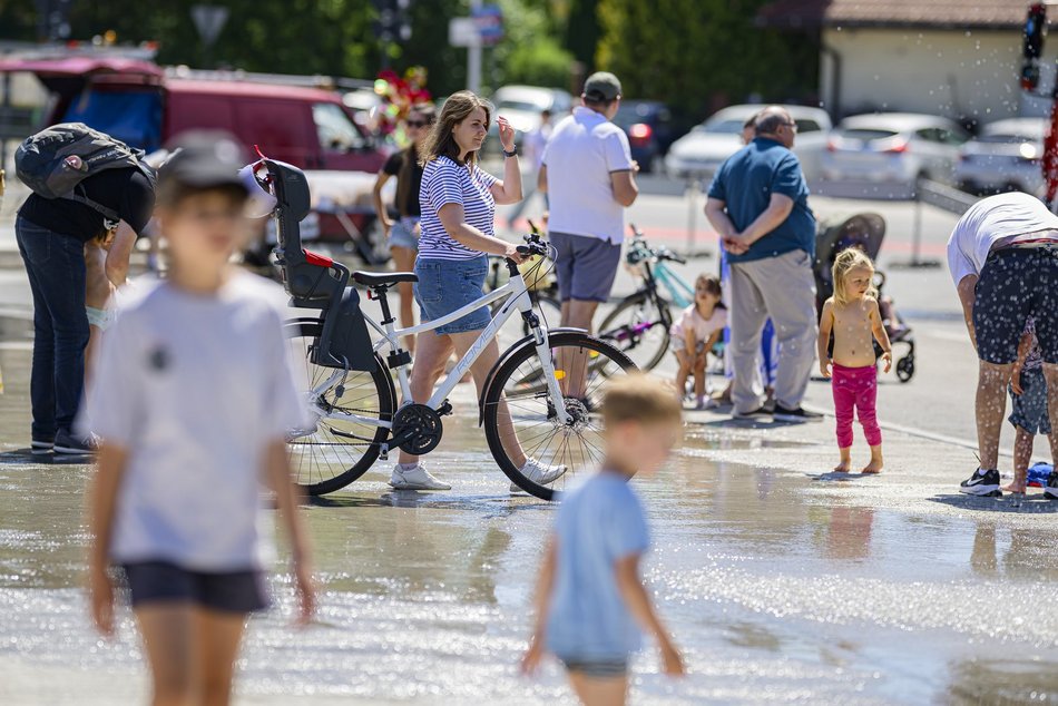 Łódź. Piknik otwarcia Szczecińskiej w Łodzi wielkim hitem. Tłumy łodzian bawią się świetnie