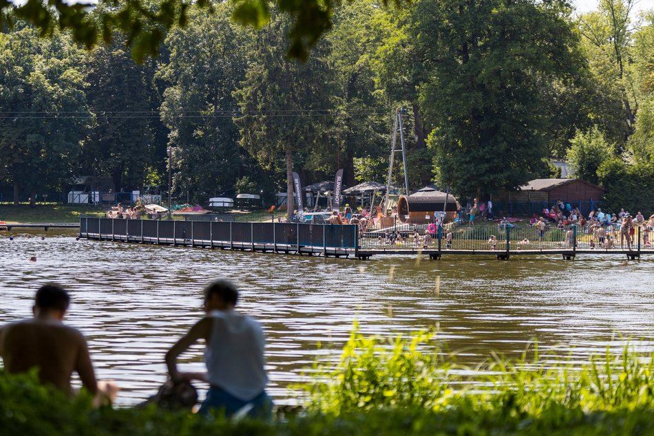 Upalna niedziela na Stawach Stefańskiego. Zobacz, jak wypoczywali Łodzianie