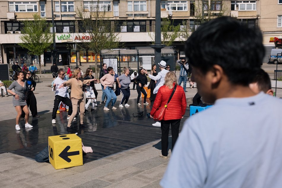Roztańczeni Łodzianie na Placu Wolności! Tak świętowali Międzynarodowy Dzień Tańca