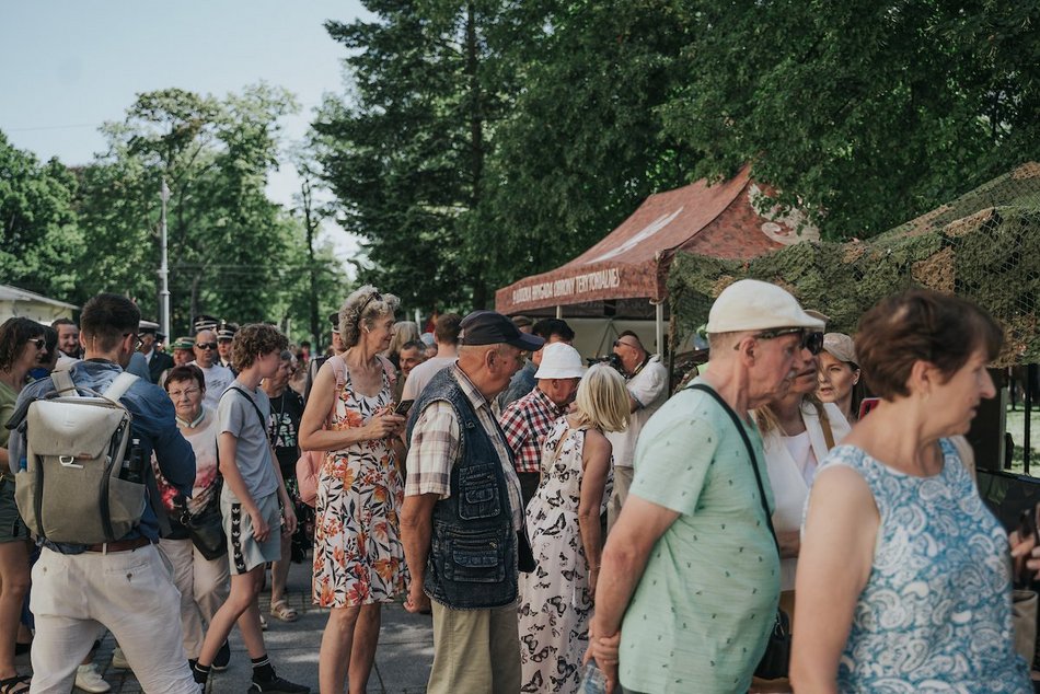 Łódź. Święto Wojska Polskiego w Łodzi. Wielka parada, piknik, rekonstrukcje historyczne