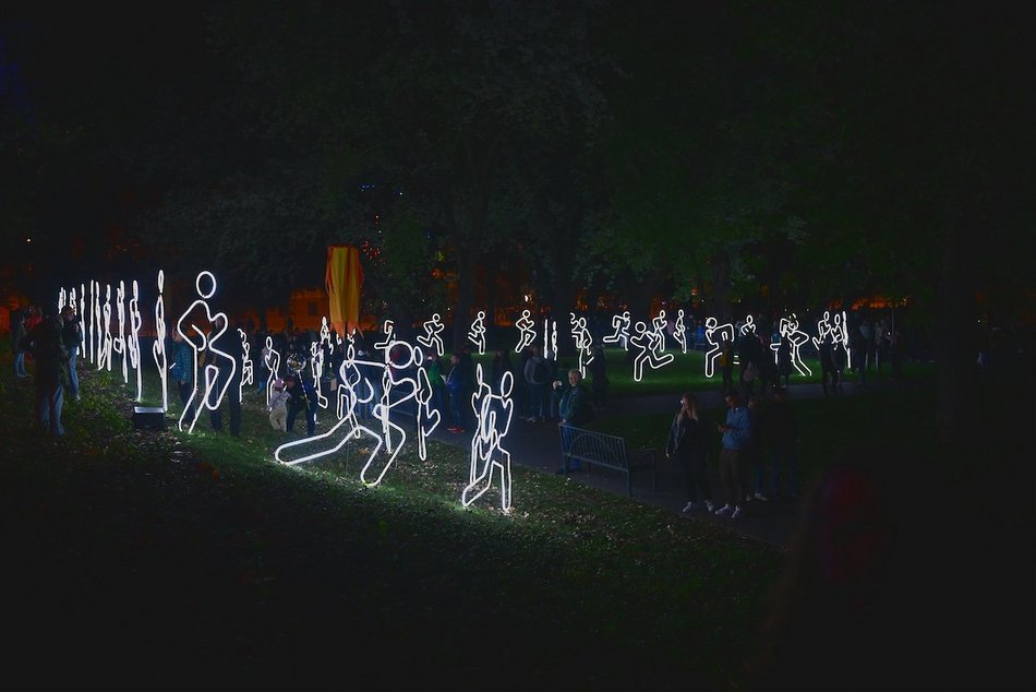 Park Staromiejski na Light Move Festival 2025 Łódź. Widzieliście go w takiej odsłonie?