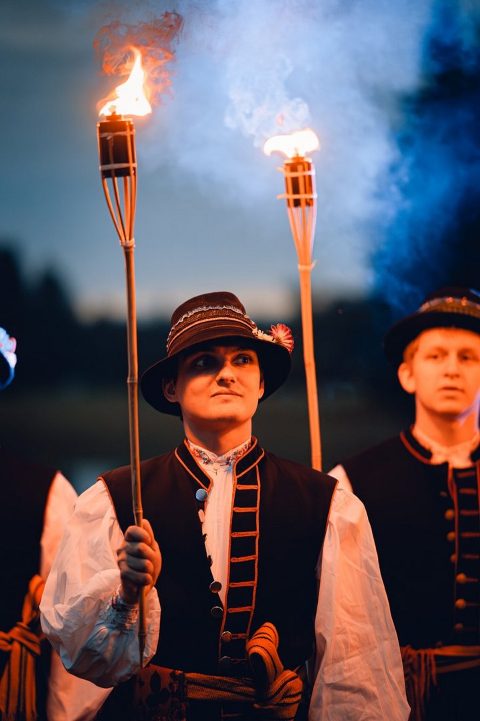 Łódź. Noc Świętojańska w Ogrodzie Botanicznym w Łodzi. Magia światła, natury i folkloru