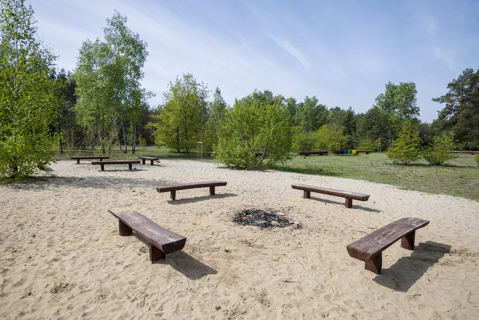 Łódź. Lublinek w Łodzi zmienia się nie do poznania. Właśnie powstało tam miejsce piknikowe