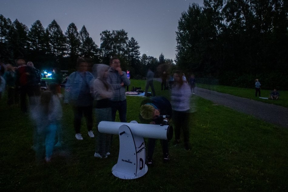 Zorza i spadające Perseidy nad Łodzią