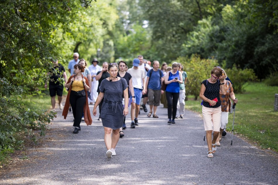 Inwazja obcych w Ogrodzie Botanicznym w Łodzi. Przyjdź na spacer!