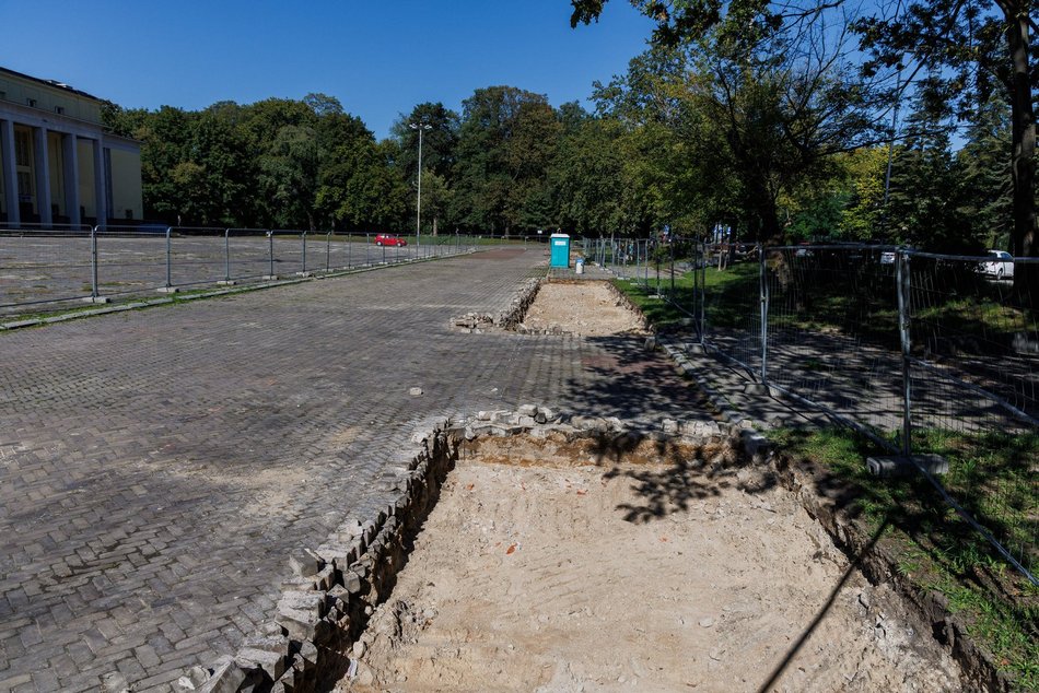 Łódź. Zieleń otoczy halę MOSiR w Łodzi. Kolejne odbetonowanie w mieście