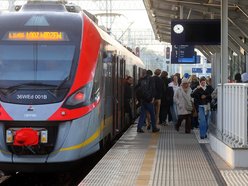 Łódź. Pociągiem ŁKA z Łodzi do Warszawy za 10 zł. Ruszyła wyjątkowa promocja na Wielkanoc
