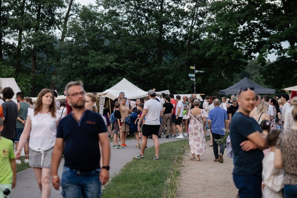 Łódź. Noc Kupały na Stawach Stefańskiego w Łodzi