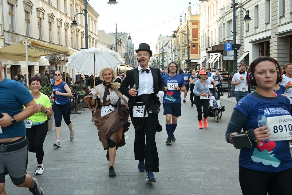 Łódź. Bieg Ulicą Piotrkowską Rossmann Run 2025 wystartował! Walka o życiowe rekordy