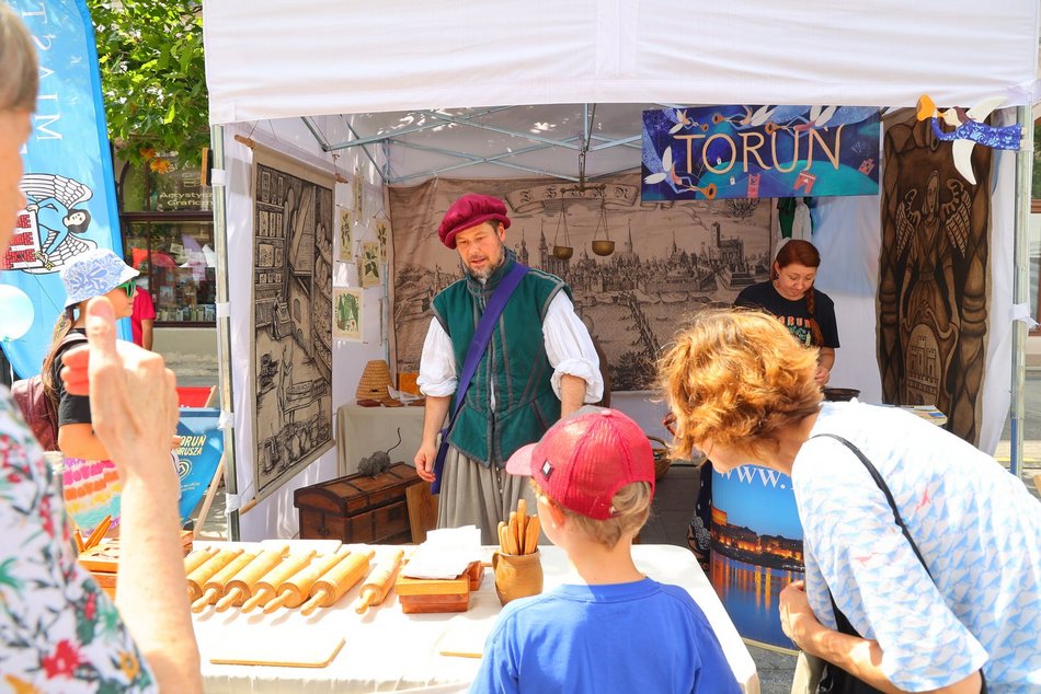 Łodzianie świętują 602. Urodziny Łodzi na Piotrkowskiej i placu Wolności