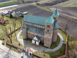 Łódź. Archikolegiata w Tumie. Zachwyca swoim pięknem i historią