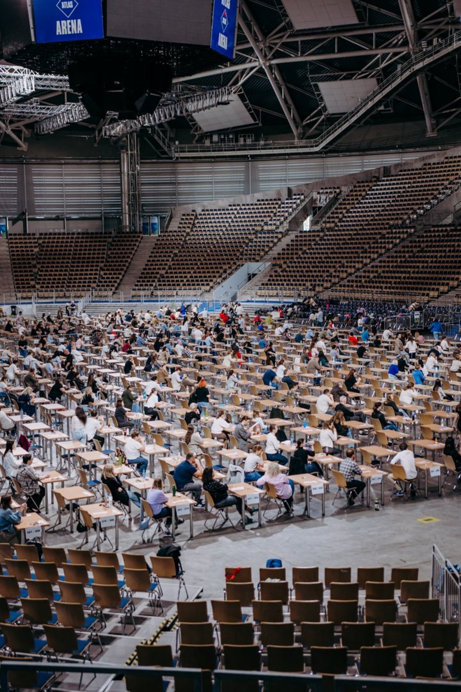 Łódź. Atlas Arena największą salą egzaminacyjną w Polsce! Medycy sprawdzają swoją wiedzę