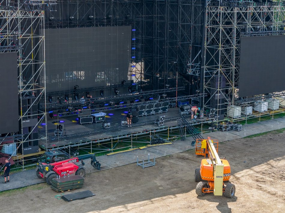 Łodź Summer Festival 2025. Zobacz, jak powstaje festiwalowe miasteczko