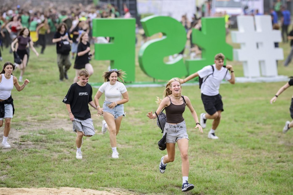 Łódź Summer Festival 2025 wystartował! Otwarcie bram i tłumy biegnące pod scenę!