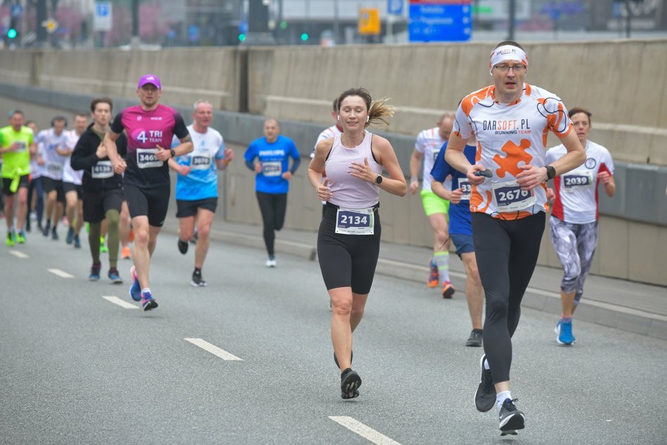 DOZ Maraton 2023. Brałeś udział w biegu? Znajdź się na zdjęciach!