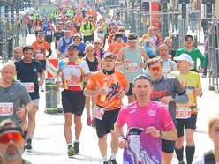 Łódź. DOZ Maraton Łódź 2026. Brałeś udział w biegu? Odszukaj się w galerii i zapisz na pamiątkę!