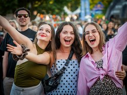 Łódź. Tłumy na Juwenaliach 2026 w Łodzi. Byłeś/aś pierwszego dnia? Znajdź się na zdjęciach!