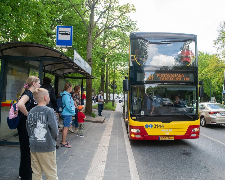 Łódź. Łódzkie Linie Turystyczne kończą sezon. Wybierz się na przejażdżkę zabytkowymi pojazdami!
