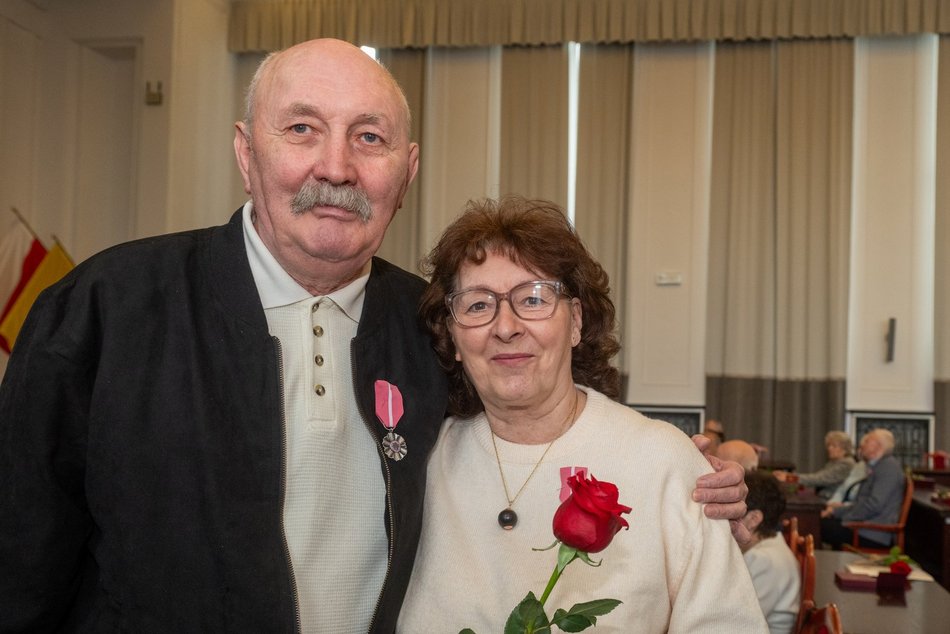 Łódź. Medale za długoletnie pożycie małżeńskie. Ich miłość przetrwała pół wieku!