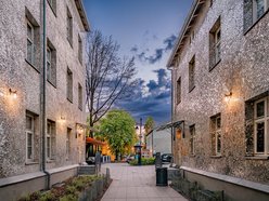 Łódź. Granie w bramie