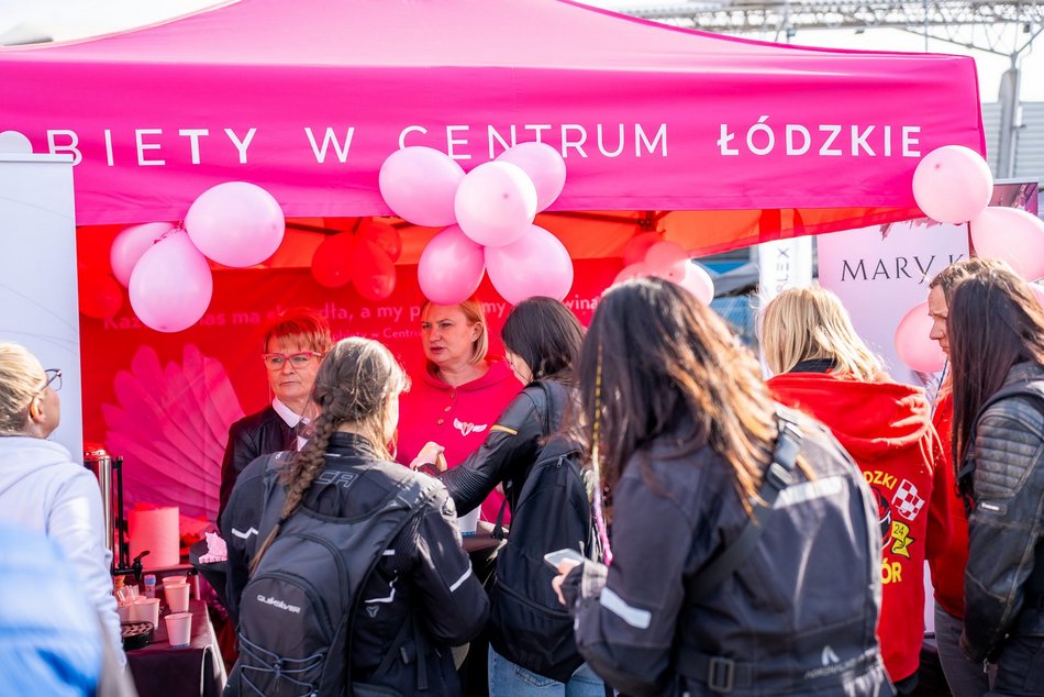 Łódź. Piknik AutoMocne przy Moto Arenie w Łodzi. Masa atrakcji dla każdego na Dzień Kobiet